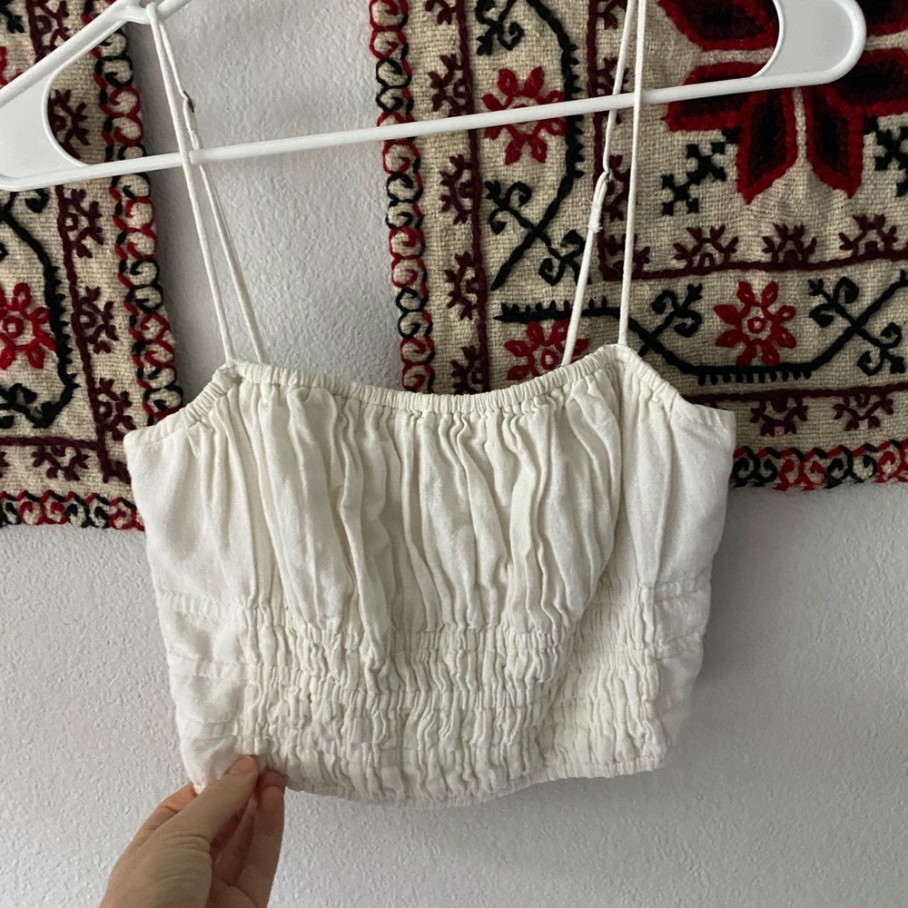 Abercrombie cropped ruffle top
